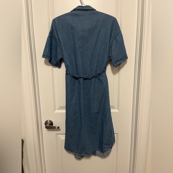 ๐ Chambray Shirtdress - Picture 2 of 2